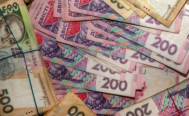 Обсяг готівки в обігу поза банківської системи України за травень скоротився на 0,7% — до 349,6 млрд грн.