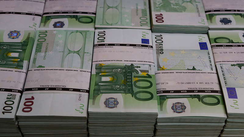Україна отримала 1 млрд евро від розміщення облігацій зовнішньої державної позики (ОЗДП) з дохідністю 6,75%.