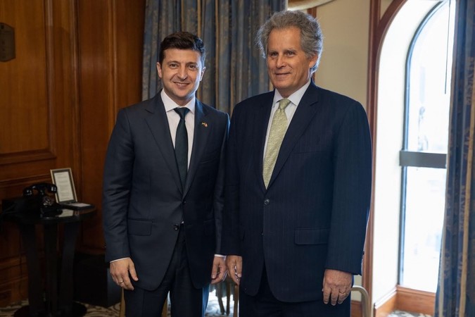 2 июля президент Украины во время встречи с первым заместителем директора-распорядителя Международного валютного фонда Дэвидом Липтоном пригласил делегацию МВФ в Киев.