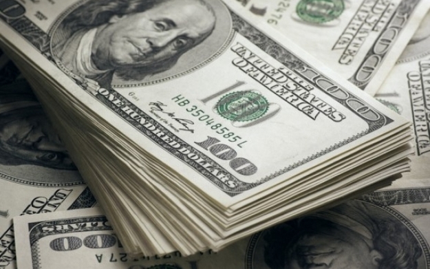 Национальный банк в период с 1 по 5 июля купил на межбанковском валютном рынке 321,2 млн долларов.