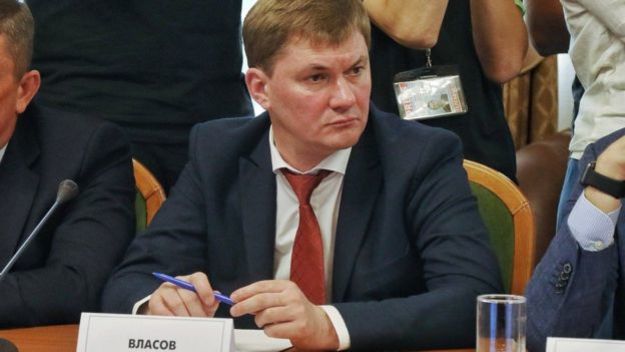 Исполняющий обязанности председателя Государственной фискальной службы Александр Власов написал заявление об увольнении после призыва президента.