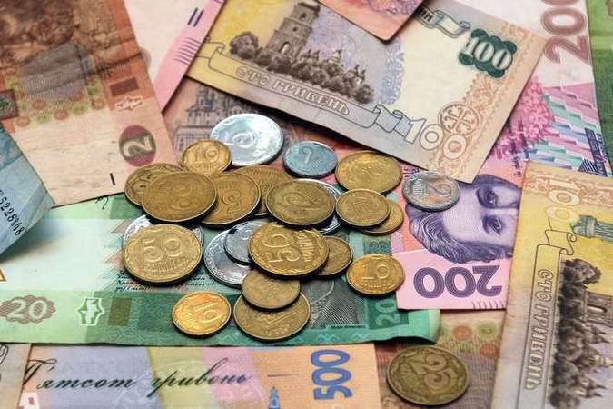 В наличном обращении страны по состоянию на 1 июля 2019 года находилось наличности на общую сумму 393,8 млрд грн, в том числе банкнот – 391,3 млрд грн (2,8 млрд штук) и монет – 2,4 млрд грн (13,2 млрд шт).