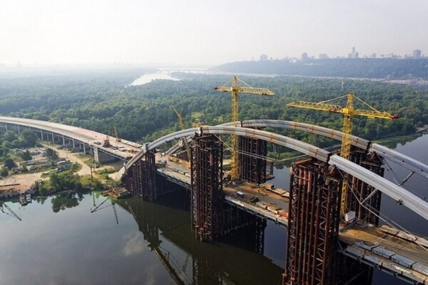 Министерство инфраструктуры выступает за строительство в Украине платных мостов за счет частного подрядчика, а также дорог.