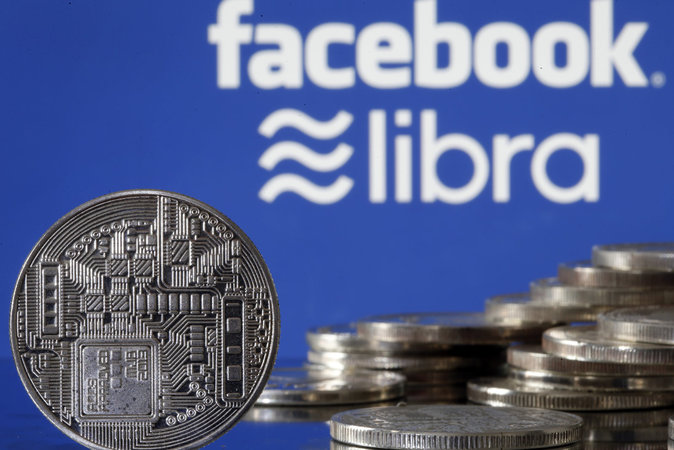 У Конгресі США пройшли слухання з приводу криптовалютного проекту Libra, який розробляє соцмережа Facebook.