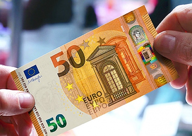 В первой половине 2019 года из обращения было изъято около 251 тысячи поддельных банкнот европейской валюты.