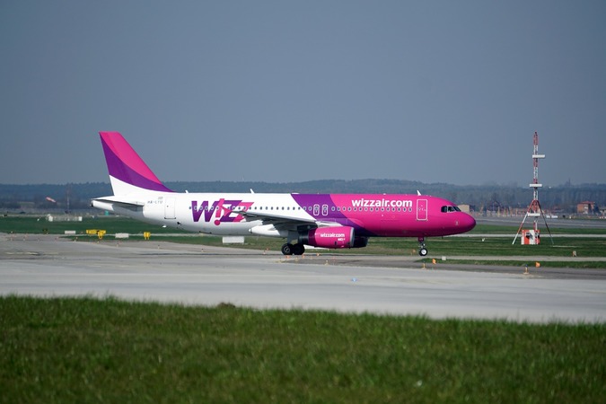 Працівники лоукостера Wizz Air заборонили громадянину Ізраїлю піднятись на літак, через те, що у чоловіка був із собою поліетиленовий пакет.