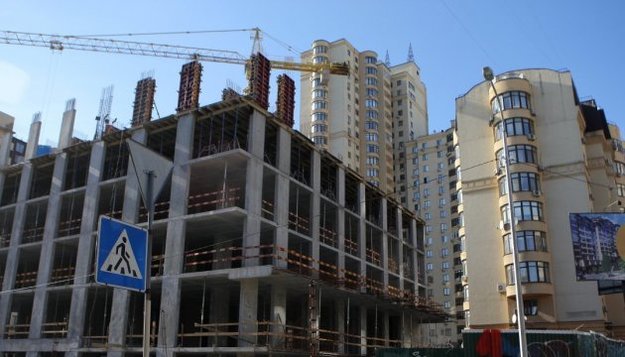 У найближчі 6 місяців обсяги будівництва житла в Україні можуть скоротитися на 30%.