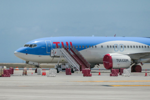 Авиакомпании продают билеты на самолеты Boeing 737 Max, несмотря на то, что полеты на них все еще запрещены после двух авиакатастроф в марте.