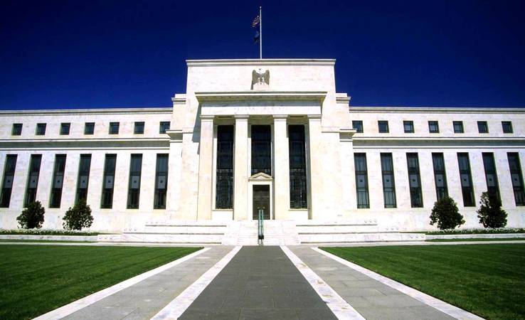 Федеральная резервная система (ФРС) США отказывается давать какой-либо прогноз дальнейшей политики по поводу базовой процентной ставки.