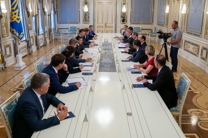 Президент Владимир Зеленский обсудил с делегацией Всемирного банка запланированные в Украине реформы и дальнейшее сотрудничество.
