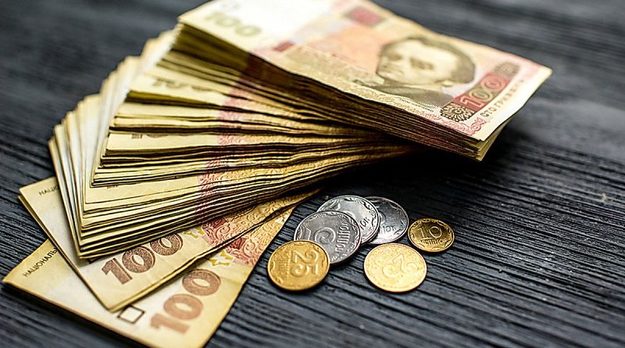 Експерти застерегли від різкого підвищення мінімальної зарплати до 7 тисяч гривень про яке заявив раніше віце-прем'єр-міністр Павло Розенко.