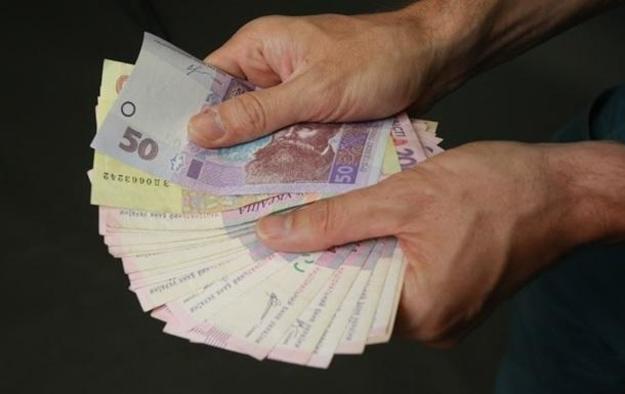 Задолженность по заработной плате в Украине в июле снизилась на 4,1% и составила 2,74 миллиарда гривен по состоянию на 1 августа.