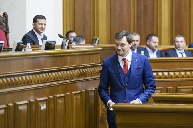 Президент Зеленський заявив, що з новим урядом «доведеться попрощатися», якщо воно не врегулює проблему високих тарифів на комунальні послуги, передає Уніан.