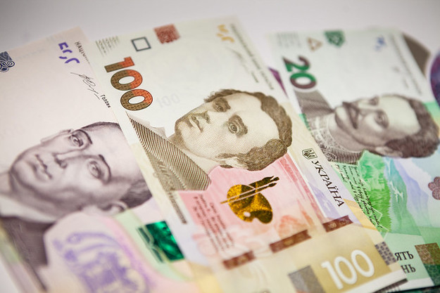 2 сентября 1996 года гривна заменила украинские карбованцы и стала национальной валютой Украины.
