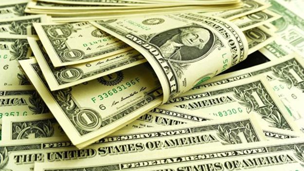 К закрытию межбанка американский доллар в покупке подорожал на 12 копеек, в продаже на 7 копеек.