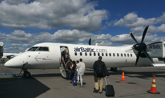 Авиакомпания airBaltic приостановит на зиму выполнение рейсов из Одессы и Львова в Ригу, а также уменьшит количество перелетов на маршруте Киев-Рига.