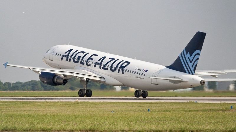 Испытывающая финансовые трудности французская авиакомпания Aigle Azur отменила все рейсы, начиная с 7 сентября.