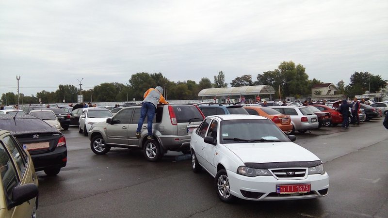 Свою першу реєстрацію в Україні в серпні пройшли 24,4 тис. старих легкових автомобілів, ввезених з-за кордону.