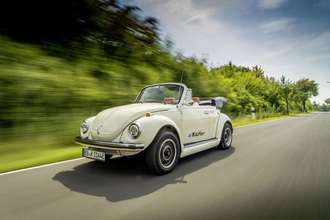 Volkswagen Group Components разом з партнером eClassics перетворили історичний Beetle в електромобіль.