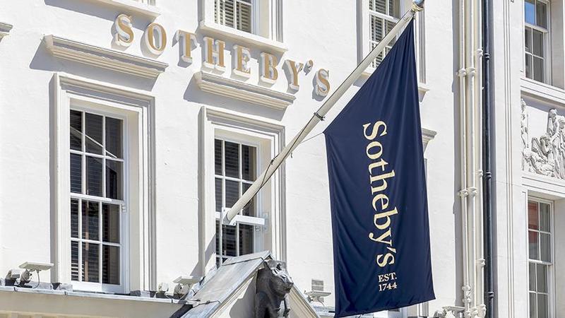Акционеры одного из крупнейших и старейших аукционных домов мира Sotheby''s одобрили продажу компании французскому миллиардеру Патрику Драи за $3,7 млрд.
