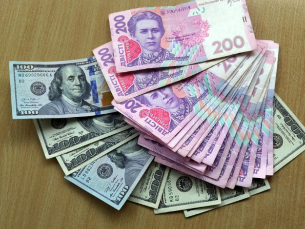 Курс гривны в октябре будет колебаться в диапазоне 24–25 грн за доллар, евро – 25,5–27,5 грн за евро.