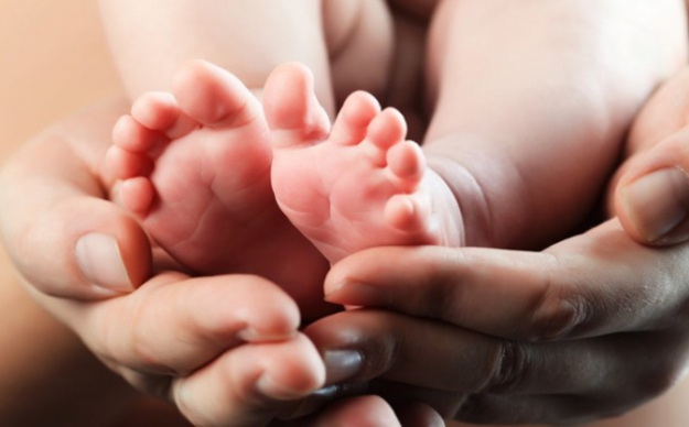 В Кабмине принято решение о сохранении нынешнего механизма предоставления материальной помощи при рождении детей.