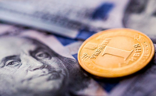 С 5 ноября украинцы смогут покупать валюту и банковские металлы на любую сумму.