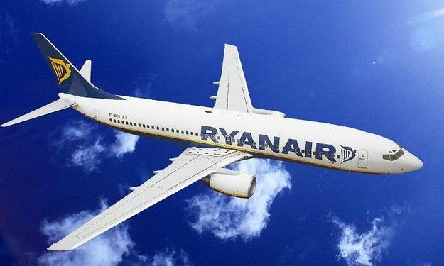 Ирландский лоукостер Ryanair объявил распродажу билетов на рейсы по маршруту Киев-Краков, который недавно отменила авиакомпания МАУ.