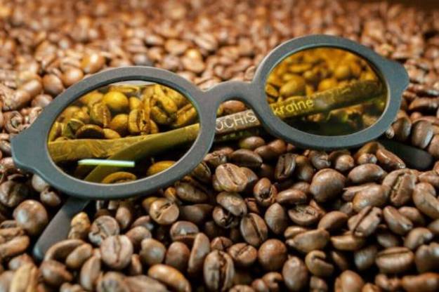 Украинские очки из кофейного вторсырья, собрали более 11 тысяч долларов за сутки на краудфандинговой платформе Kickstarter.