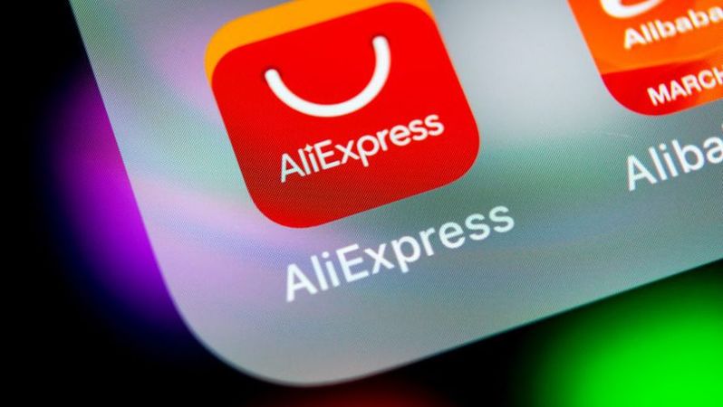 На сайті Aliexpress у фільтрі за категоріями товарів з'явилася можливість вибирати країну доставки, серед них вказана і Україна.