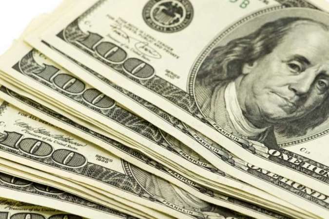 26 декабря Нацбанк выкупил с межбанковского валютного рынка $700 миллионов.