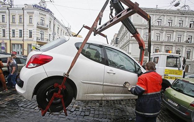 В Україні планують істотно збільшити штрафи за неправильну парковку автомобіля.