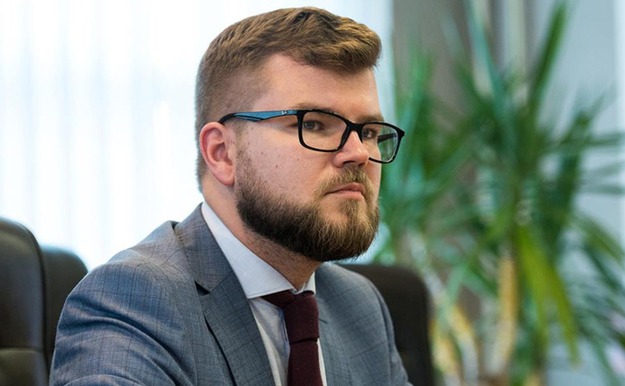 Кабінет міністрів погодив звільнення керівника Укрзалізниці Євгена Кравцова з посади голови правління компанії.