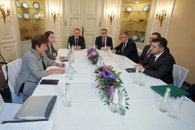 Президент Зеленський зустрівся з директором-розпорядником Міжнародного валютного фонду Кристаліною Георгієвою.
