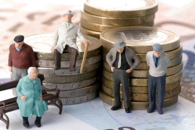 В Украине в 2019 году показатель средней зарплаты составил 9 205,19 гривен.