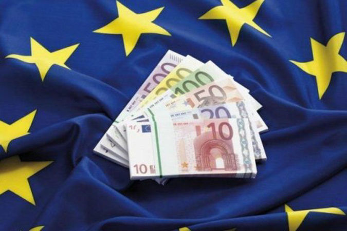 Украина в 2020 году должна погасить 600 миллионов евро макрофинансовой помощи от ЕС.