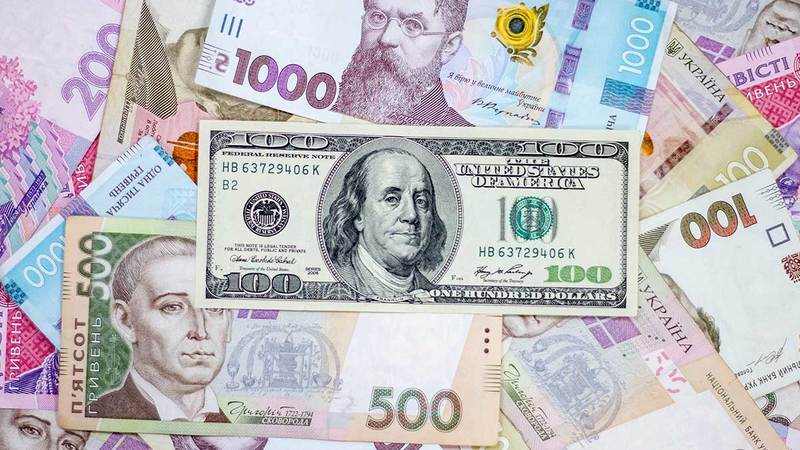 Четверг на украинском валютном рынке пройдет сложно.
