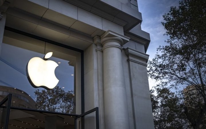 Компания Apple согласилась заплатить компенсации в целом до $500 млн владельцам iPhone, у которых телефоны стали работать медленнее после запуска новых версий iOS.