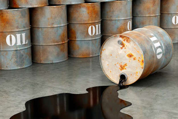 Цены на нефть продолжают снижение в ожидании решения ОПЕК+ после того, как днем ранее они завершили торги на минимуме более чем за два года.