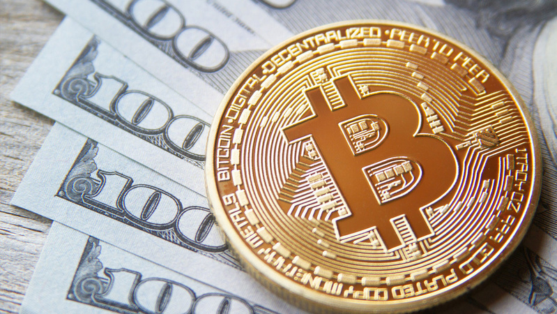 13 марта марта цена криптовалюты Bitcoin упала на 32% до $3915, что было самым низким показателем с марта 2019 года.