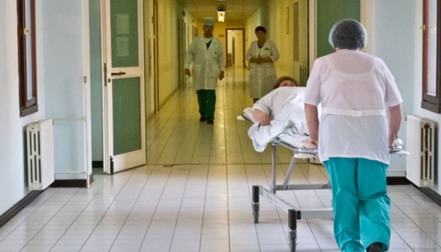 Медицинские сотрудники, которые будут работать над ликвидацией эпидемии коронавируса, будут получать надбавку к заработной плате в размере до 200%.