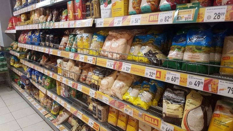 Перебоїв з доставкою продуктів у супермаркети не буде — фури з товарами курсують між країнами без перешкод.