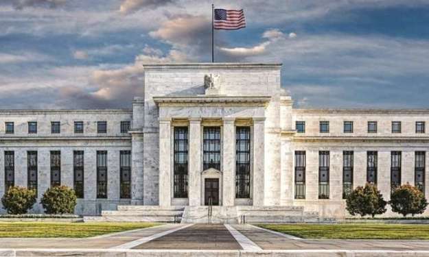 Федеральная резервная система США уже в третий раз за март значительно смягчает монетарную политику, увеличивая объемы стимулирующих мер на фоне пандемии коронавируса.