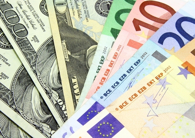 К закрытию межбанка американский доллар в покупке и в продаже подорожал на 15 копеек, евро тоже подорожал на 15 копеек как в покупке, так и в продаже.