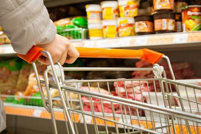 26 березня Антимонопольний комітет відкрив справу проти постачальників продуктів харчування і найбільших мереж продовольчих магазинів Києва.