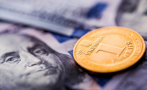 30 марта Национальный банк провел вторую операцию обмена наличного доллара на безналичный.