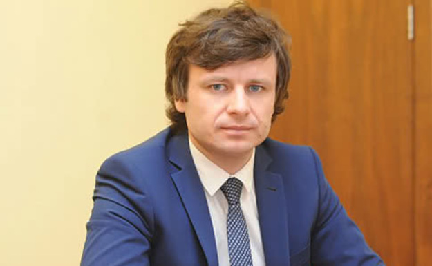 Верховная Рада на внеочередном пленарном заседании со второй попытки проголосовала за назначение на должность министра финансов Сергея Марченко.