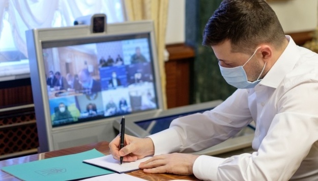 Президент Зеленский подписал закон №559-IX о едином счете для уплаты налогов.