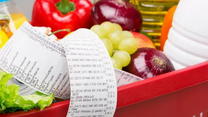 У Національному банку зафіксували падіння цін на харчові продукти, зокрема крупи, овочі та фрукти.