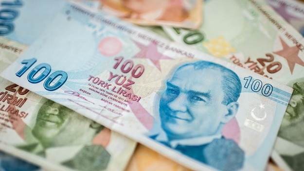 Банківський регулятор Туреччини 7 травня заборонив місцевим банкам проводити транзакції в турецьких лірах з трьома великими міжнародними банками — Citigroup Inc., BNP Paribas SA і UBS Group AG.